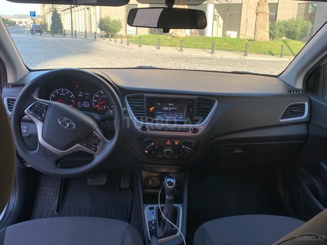Hyundai Accent 2018, 49,930 km - 1.6 l - Bakı