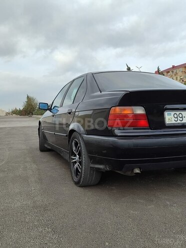 BMW 320 1995, 120,000 km - 2.0 l - Sumqayıt