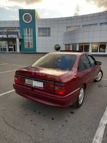 Opel Vectra 1995, 390,000 km - 1.8 l - Qazax