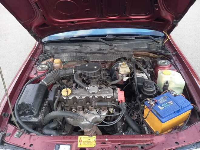 Opel Vectra 1995, 390,000 km - 1.8 l - Qazax
