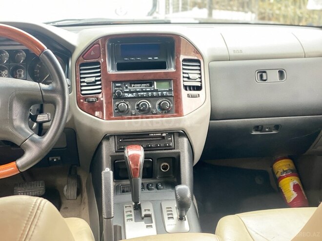 Mitsubishi Pajero 2005, 275,000 km - 3.0 l - Bakı