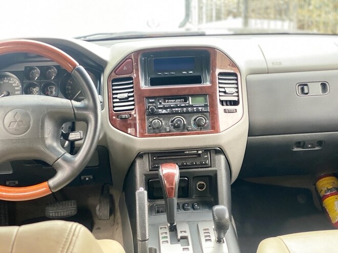 Mitsubishi Pajero 2005, 275,000 km - 3.0 l - Bakı