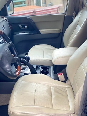 Mitsubishi Pajero 2005, 275,000 km - 3.0 l - Bakı