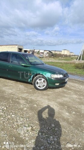 Opel Vectra 1995, 290,000 km - 2.0 l - Quba