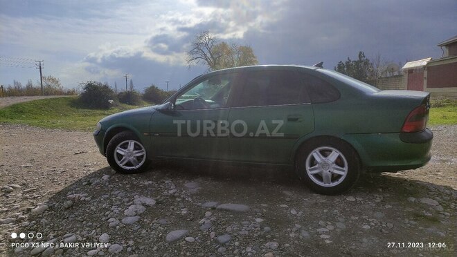 Opel Vectra 1995, 290,000 km - 2.0 l - Quba