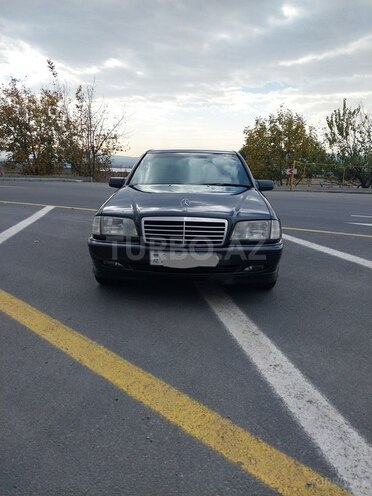 Mercedes C 200 1997, 260,000 km - 2.0 l - Şəki