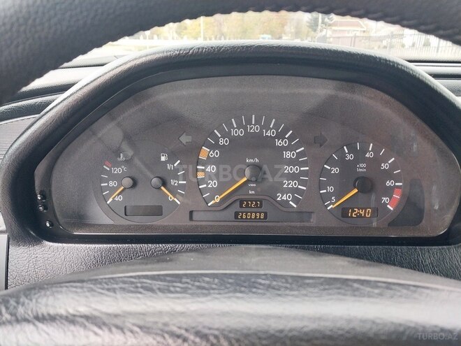Mercedes C 200 1997, 260,000 km - 2.0 l - Şəki