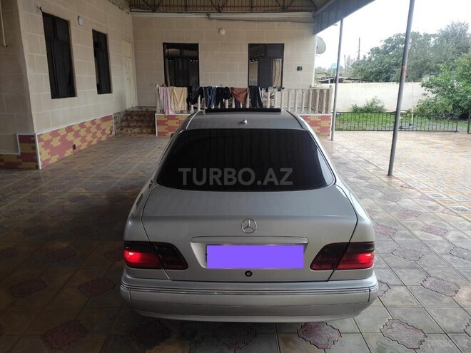 Mercedes E 270 1999, 443,817 km - 2.7 l - Bakı