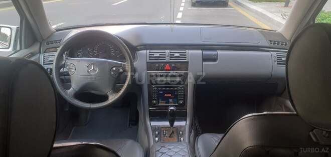 Mercedes E 270 1999, 443,817 km - 2.7 l - Bakı