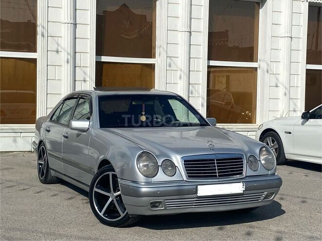 Mercedes E 320 1998, 257,558 km - 3.2 l - Bakı