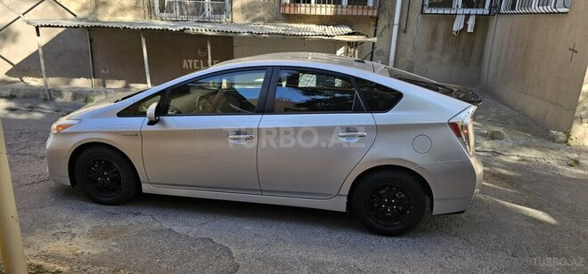 Toyota Prius 2015, 148,060 km - 1.8 л - Bakı