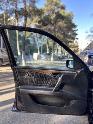 Mercedes E 240 1998, 372,000 km - 2.4 l - Bakı