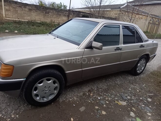Mercedes 190 1989, 325,789 km - 2.0 l - Quba