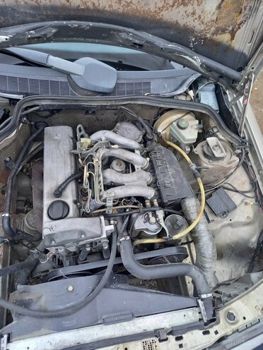 Mercedes 190 1989, 325,789 km - 2.0 l - Quba