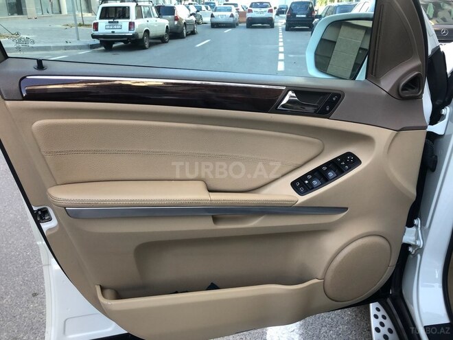 Mercedes ML 350 2009, 180,000 km - 3.5 l - Bakı