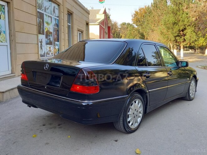 Mercedes C 180 1999, 250,000 km - 1.8 l - Salyan