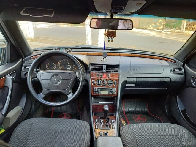 Mercedes C 180 1999, 250,000 km - 1.8 l - Salyan