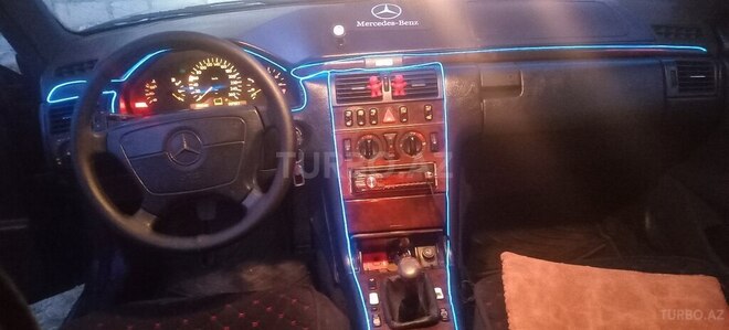 Mercedes E 280 1996, 500,000 km - 2.8 l - Qusar