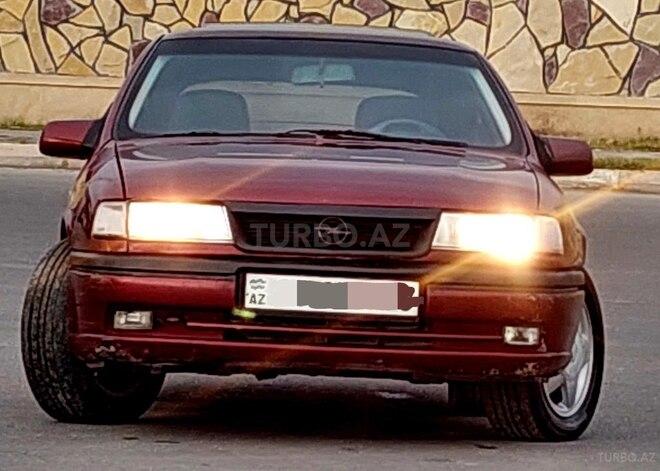 Opel Vectra 1995, 245,000 km - 2.0 l - Bərdə