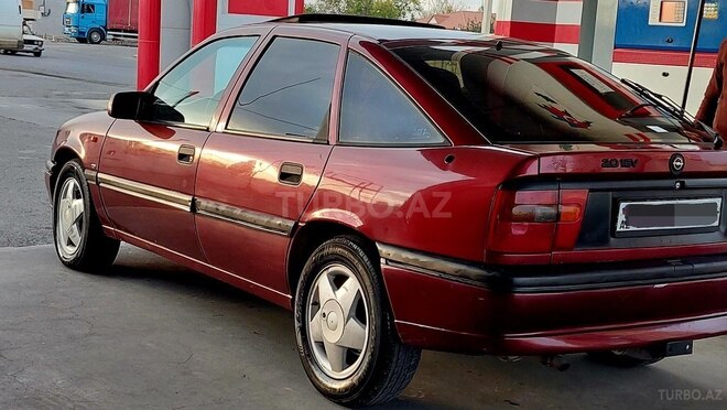 Opel Vectra 1995, 245,000 km - 2.0 l - Bərdə