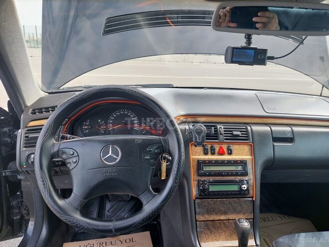 Mercedes E 220 2000, 337,944 km - 2.2 l - Bakı