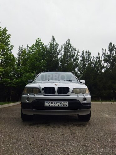 BMW X5 2000, 300,000 km - 4.4 l - Quba