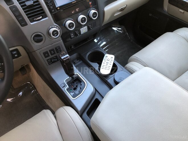 Toyota Sequoia 2011, 128,000 km - 5.7 l - Bakı