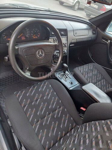 Mercedes C 200 2000, 261,000 km - 2.0 l - Bakı
