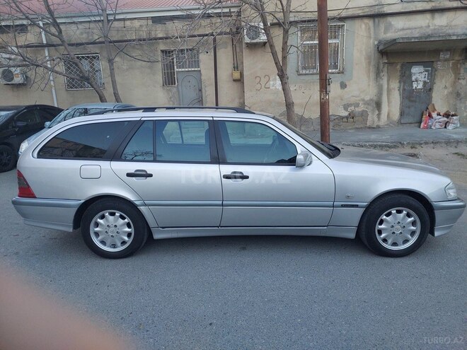 Mercedes C 200 2000, 261,000 km - 2.0 l - Bakı