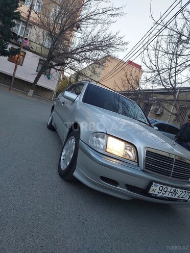 Mercedes C 200 2000, 261,000 km - 2.0 l - Bakı