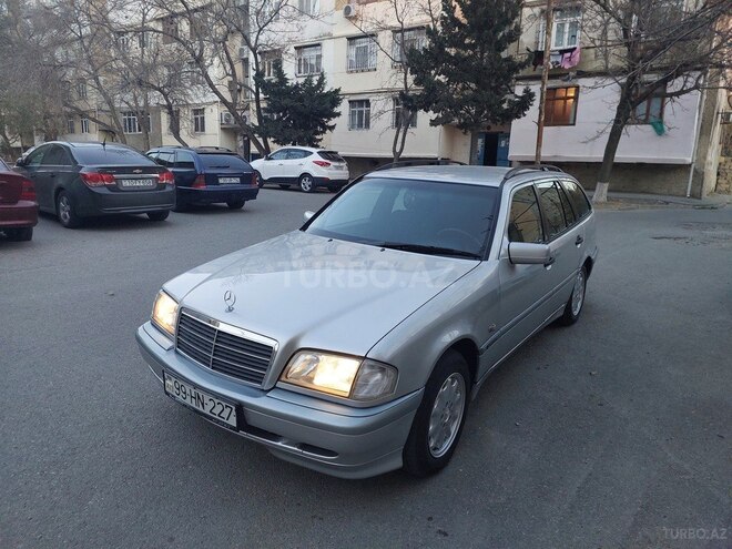 Mercedes C 200 2000, 261,000 km - 2.0 l - Bakı