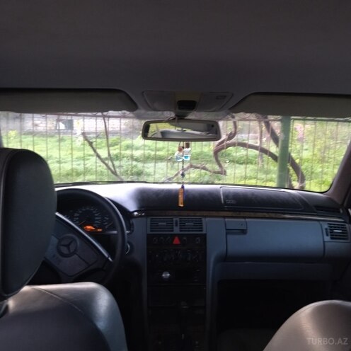 Mercedes E 240 1998, 430,000 km - 2.4 l - Mingəçevir
