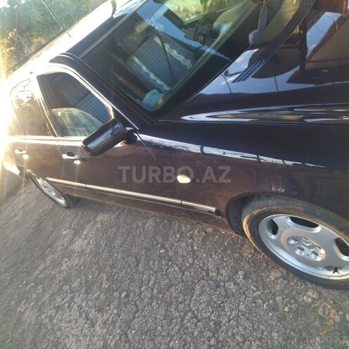 Mercedes E 240 1998, 430,000 km - 2.4 l - Mingəçevir