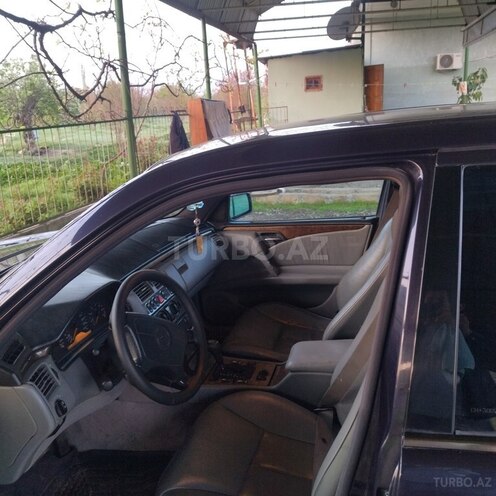 Mercedes E 240 1998, 430,000 km - 2.4 l - Mingəçevir