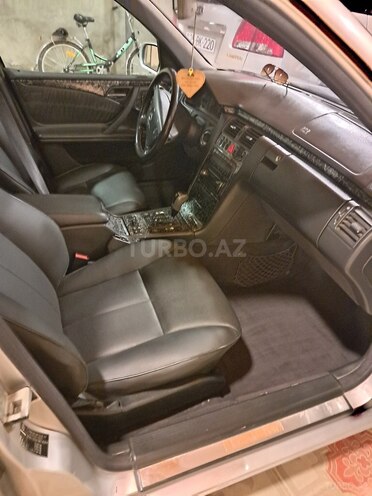 Mercedes E 320 2000, 405,000 km - 3.2 l - Gəncə