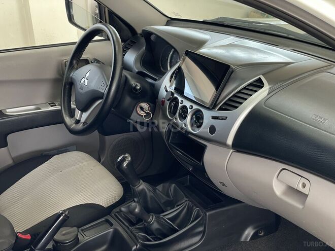 Mitsubishi L200 2014, 154,000 km - 2.5 l - Bakı