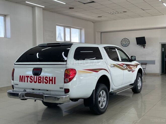 Mitsubishi L200 2014, 154,000 km - 2.5 l - Bakı