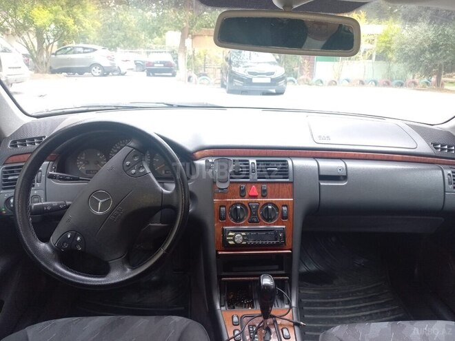 Mercedes E 220 2000, 312,540 km - 2.2 l - Lənkəran