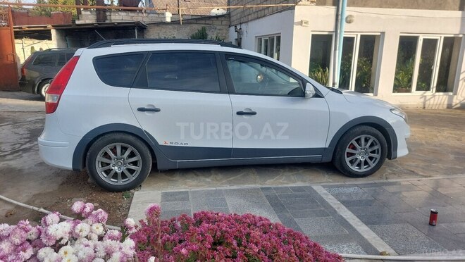 Hyundai i30 2011, 196,800 km - 1.4 л - Tovuz