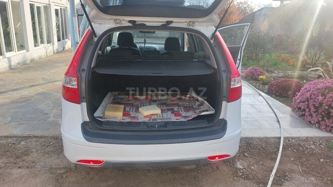 Hyundai i30 2011, 196,800 km - 1.4 л - Tovuz