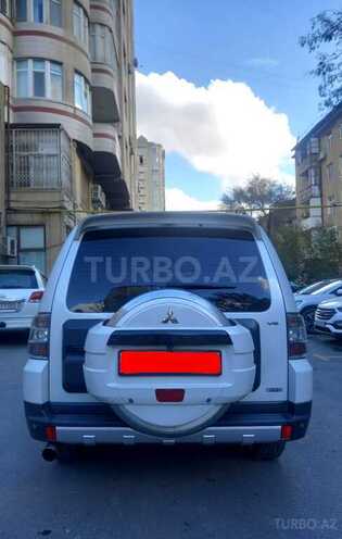 Mitsubishi Pajero 2007, 215,000 km - 3.0 l - Bakı