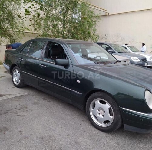 Mercedes E 240 1998, 387,000 km - 2.4 л - Naftalan