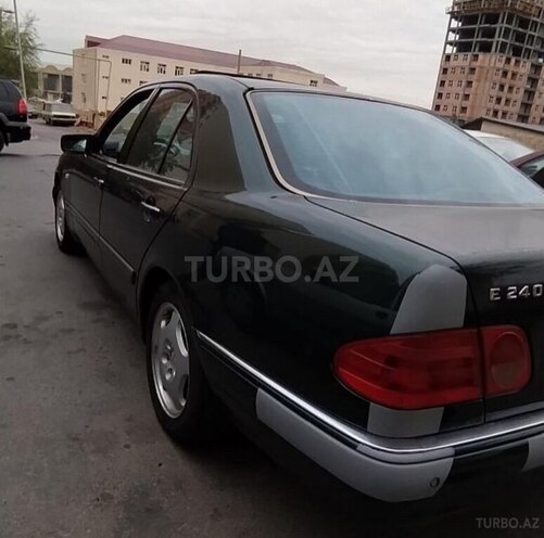 Mercedes E 240 1998, 387,000 km - 2.4 л - Naftalan