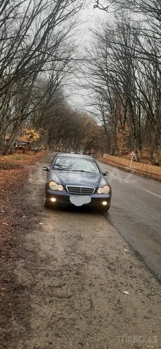 Mercedes C 220 2002, 349,500 km - 2.2 л - Quba