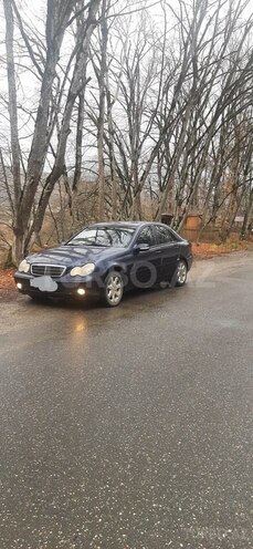 Mercedes C 220 2002, 349,500 km - 2.2 л - Quba