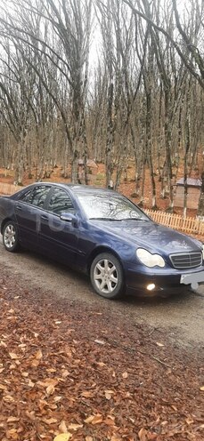 Mercedes C 220 2002, 349,500 km - 2.2 л - Quba