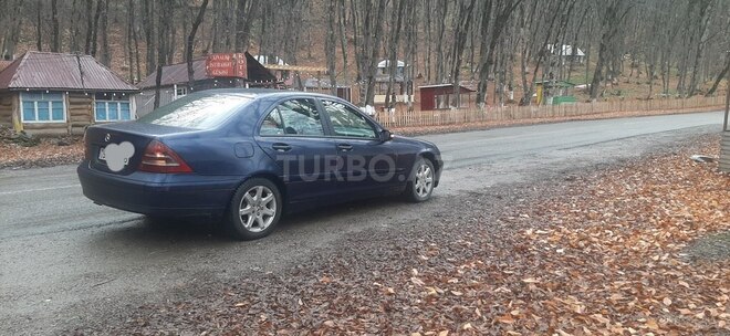 Mercedes C 220 2002, 349,500 km - 2.2 л - Quba