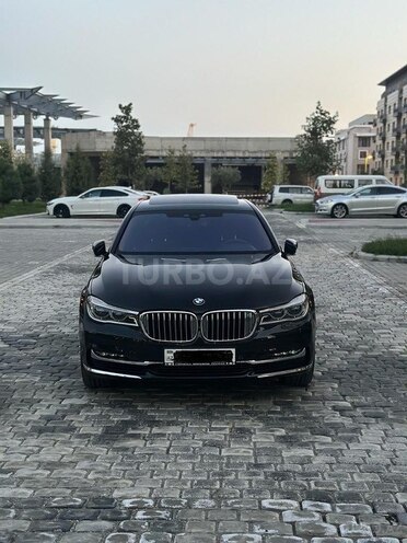 BMW 750 2016, 167,000 km - 4.4 l - Bakı