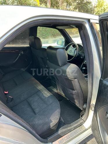 Mercedes C 220 1998, 568,745 km - 2.2 l - Bakı