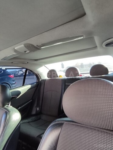 Mercedes E 240 2004, 326,799 km - 2.6 l - Bakı